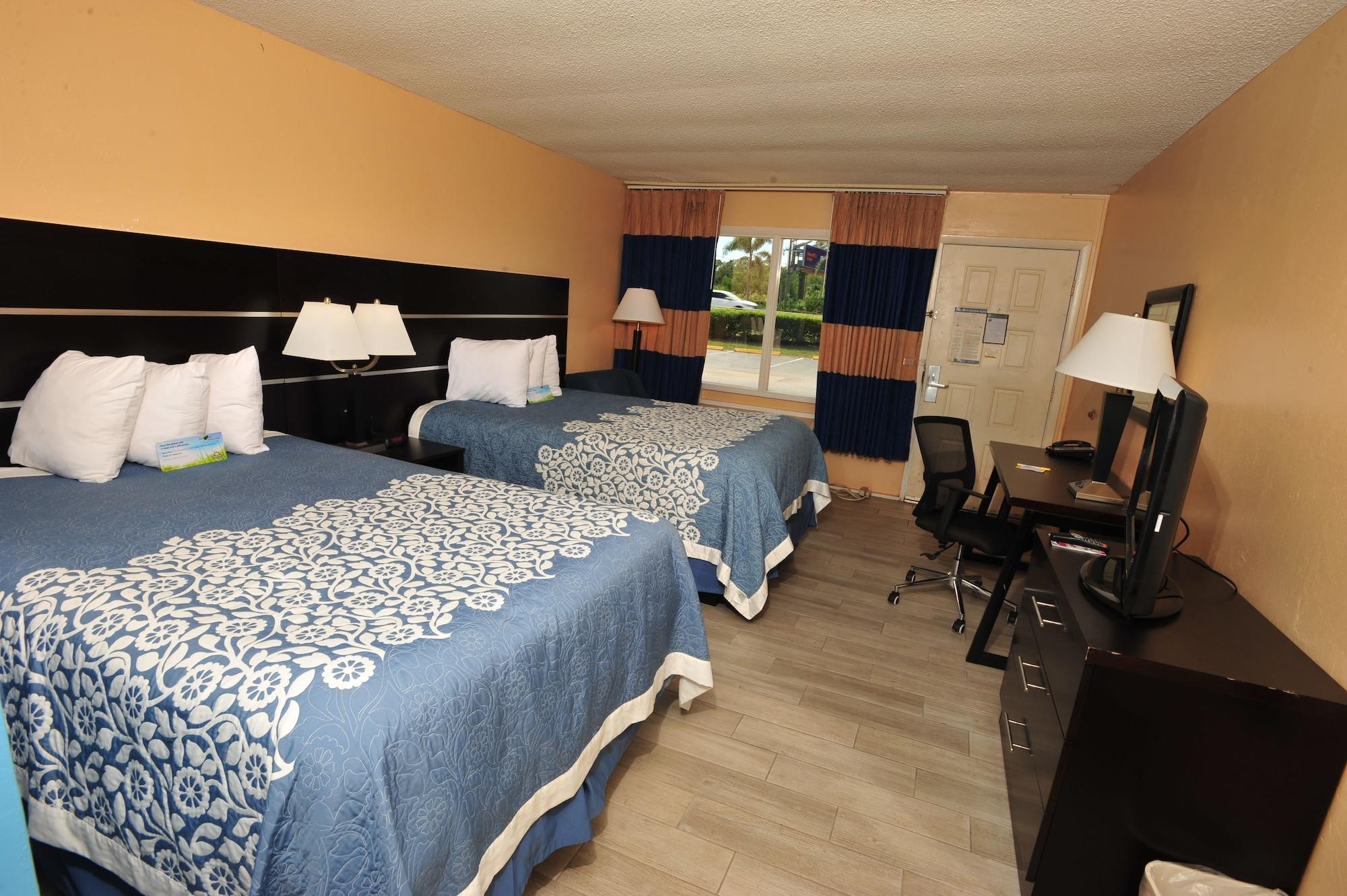 Days Inn By Wyndham Fort Myers Springs Resort Estero Exteriör bild